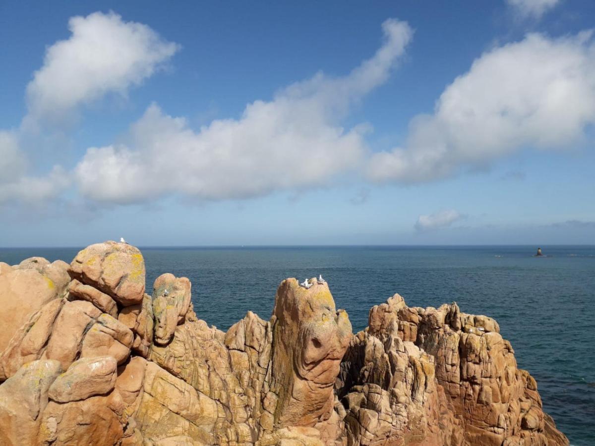 Ty Ann Maison Avec Jardin Clos De Mur, A Proximite Des Commerces Et A 3Km Des Plages Penvenan Bagian luar foto